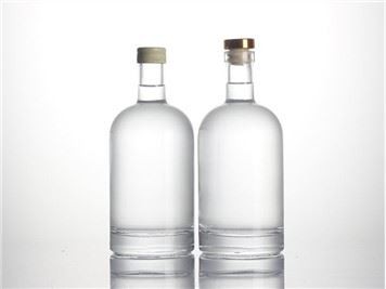 700ml Glass Liquor Bottle